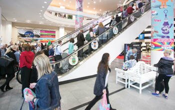 AmericasMart crowds2017